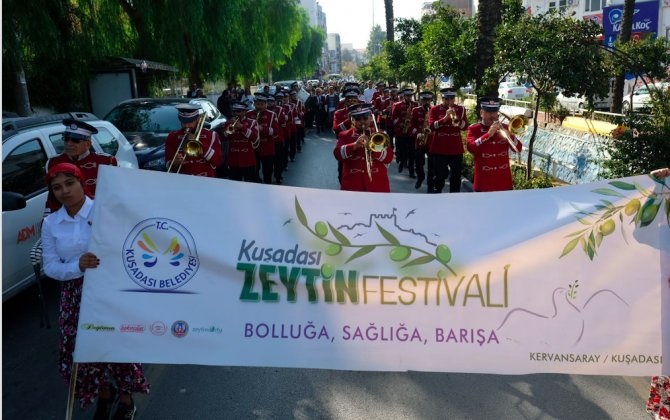 Kuşadası Zeytin Festivaline büyük ilgi
