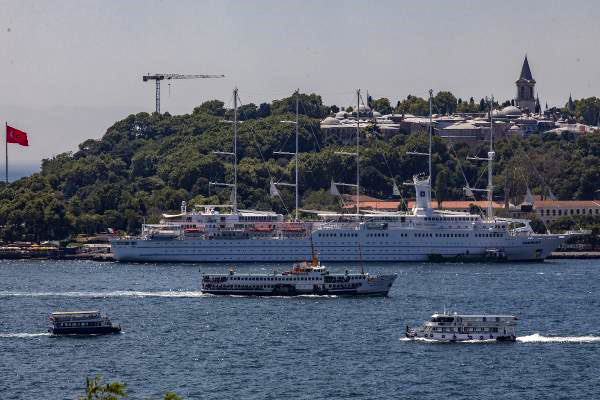 Club Med 2 yelkenlisi, 303 yolcusuyla İstanbul’da