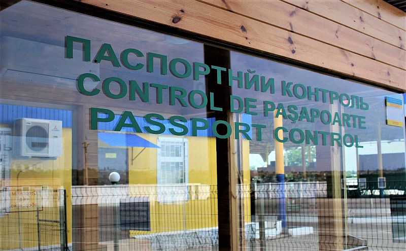 Ukrayna yabancılara sınırları kapatıyor