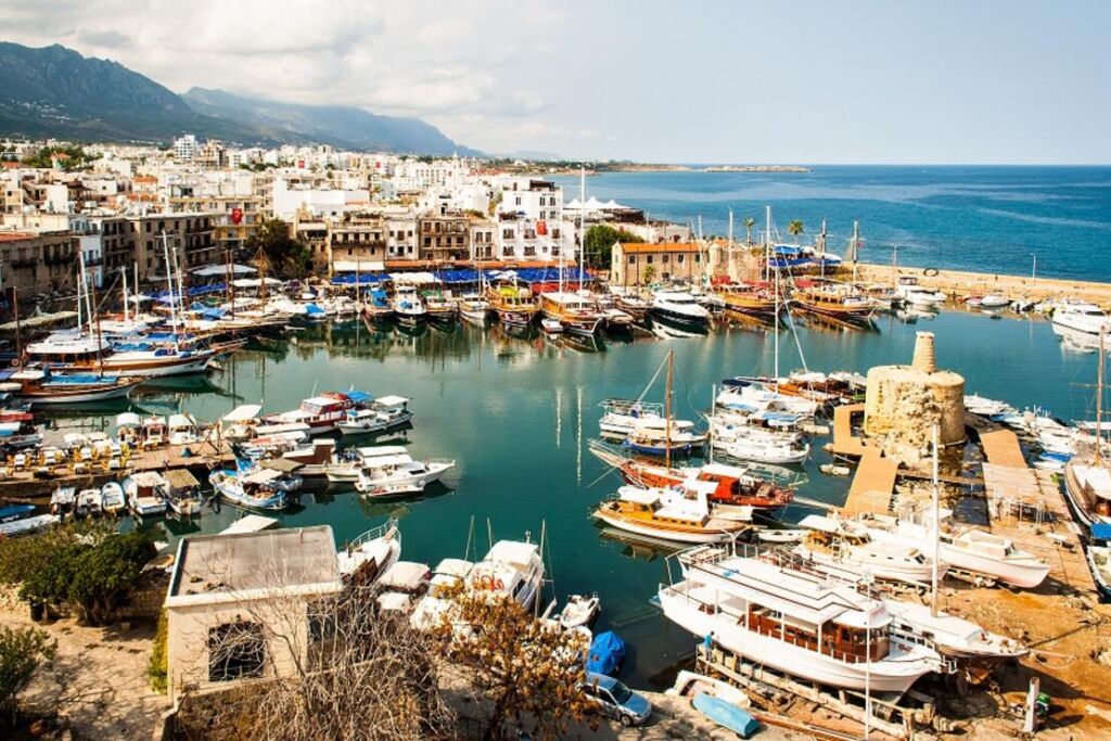 Kıbrıs 7 günlük karantina uyguluyor ama ücret belirsiz