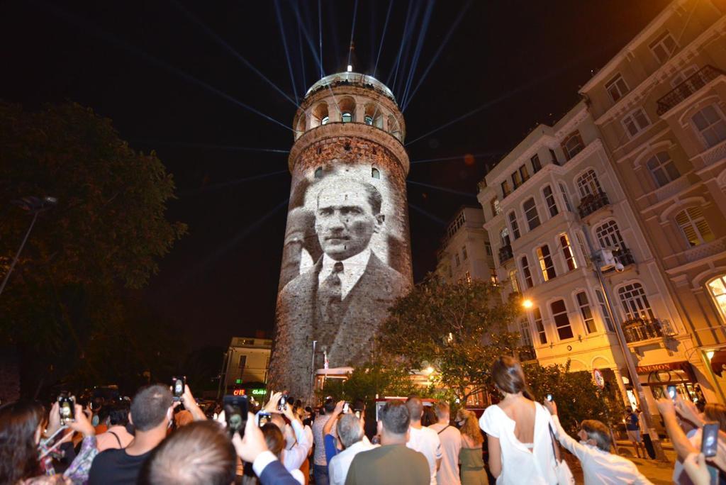 Galata Kulesi İstanbul’un kurtuluş günü tekrar açıldı