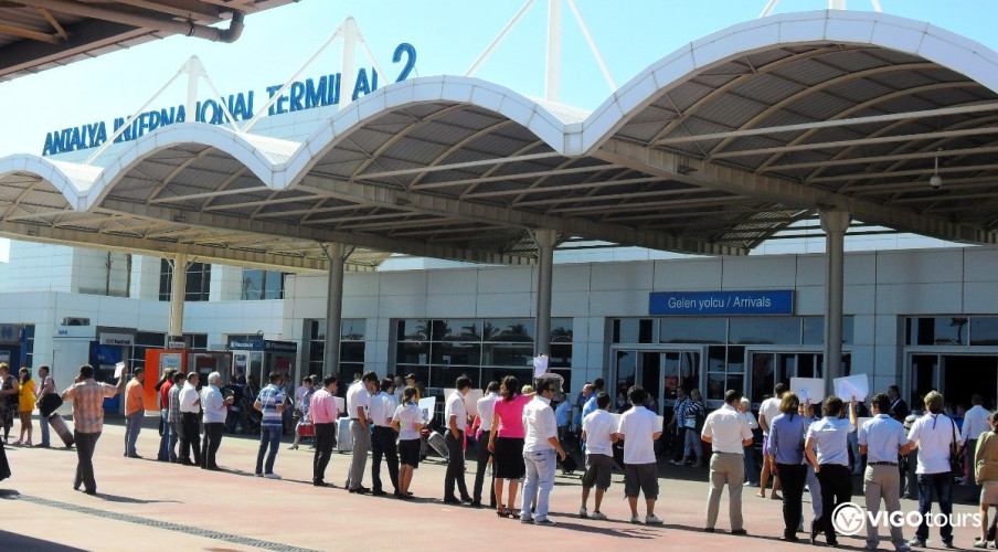 10 ayda Antalya paket tur pazarı ne kadar geriledi?