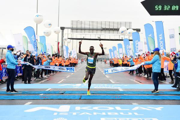 İstanbul’da uluslararası maraton’a 4000 kişi katıldı