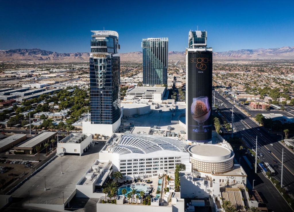 Las Vegas’ın ünlü casino oteli yeniden açılıyor